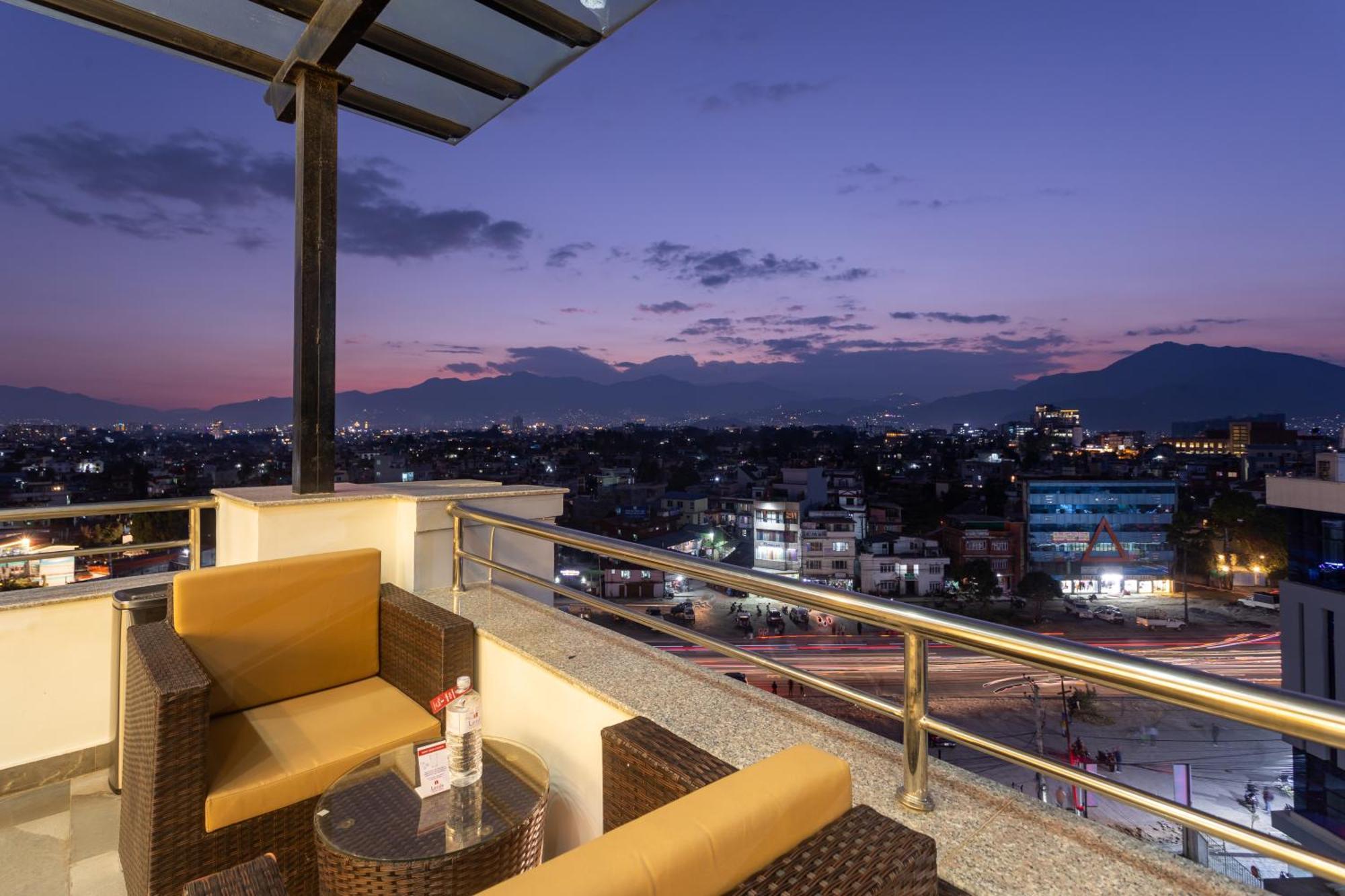 Hotel Mandala Norling Lords Prime Katmandú Exterior foto